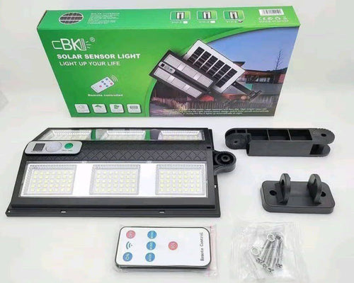 مصباح جداري يعمل بالطاقة الشمسية مع جهاز تحكم عن بعد إنارة قوية وموفرة للطاقة